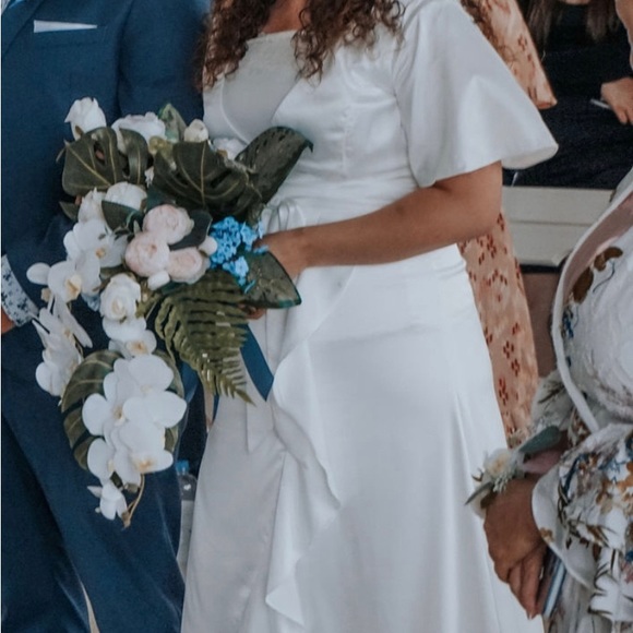 COPY - Davids Bridal DB Studio Flutter Sleeve Stretch Satin Dress with Ruffle H… - Picture 6 of 7